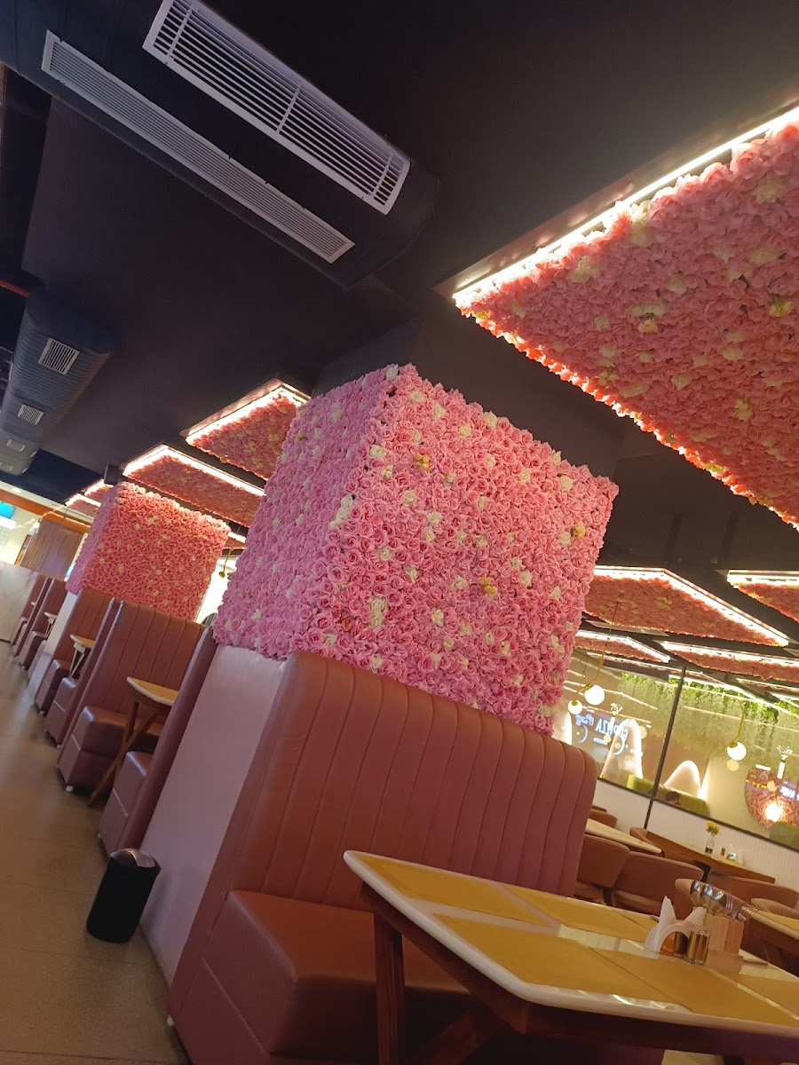 Prime Rose Restaurant ambience photograph